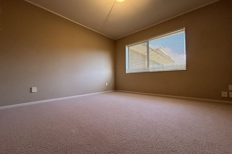 Photo of property in 33 Carnoustie Drive, Wattle Downs, Auckland, 2103