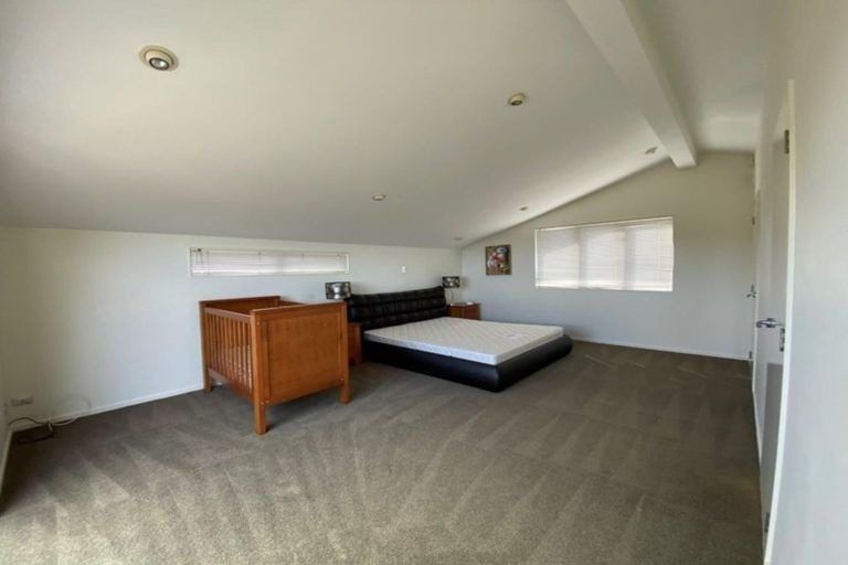 Photo of property in 3 Churchill Road, Murrays Bay, Auckland, 0630