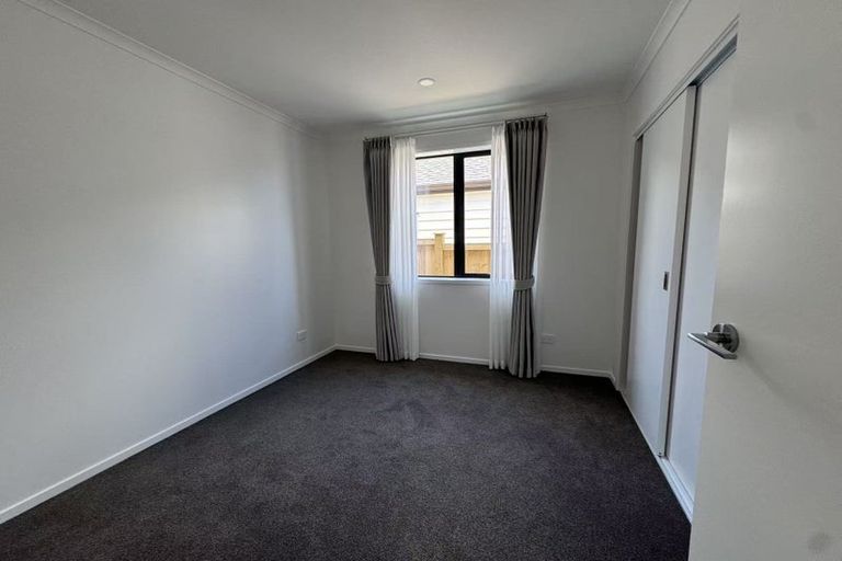 Photo of property in 10 Enchantment Lane, Karaka, Papakura, 2113