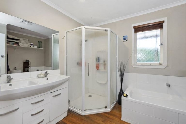 Photo of property in 18 Holloway Place, Forest Lake, Hamilton, 3200