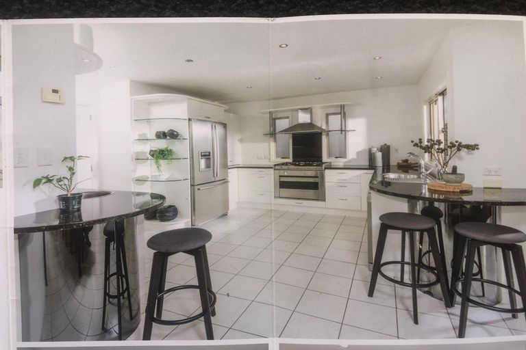 Photo of property in 2/25 Churchill Road, Murrays Bay, Auckland, 0630