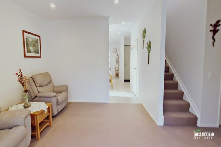 Photo of property in 14 Arthur Rolfe Lane, Swanson, Auckland, 0614