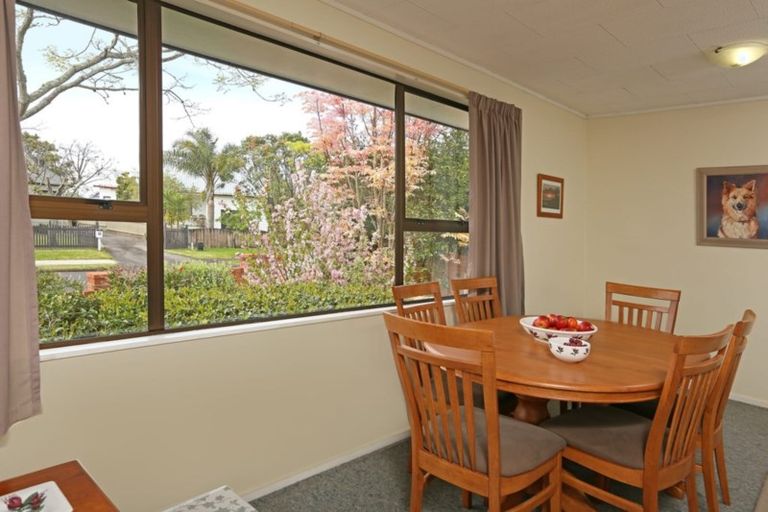 Photo of property in 9 Compass Place, Te Atatu Peninsula, Auckland, 0610