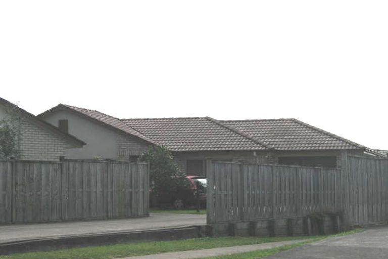 Photo of property in 15 Russett Grove, Henderson, Auckland, 0612