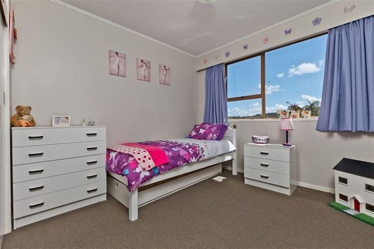 Photo of property in 4 Intrepid Place, Torbay, Auckland, 0630