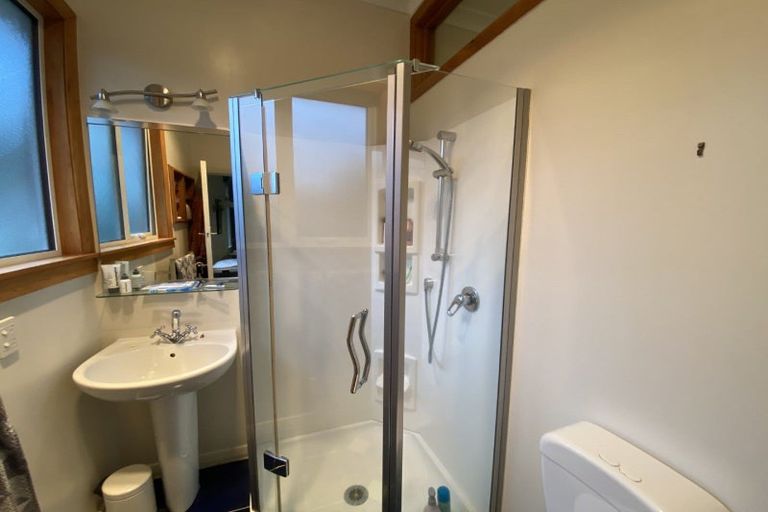 Photo of property in 27 Pahiatua Street, Hokowhitu, Palmerston North, 4410