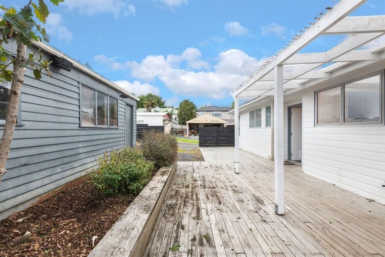 Photo of property in 16 Kellett Road, Ranui, Auckland, 0612