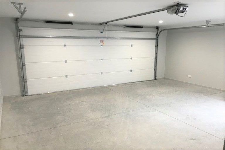 Photo of property in 37 Riverglade Parkway, Te Atatu South, Auckland, 0610