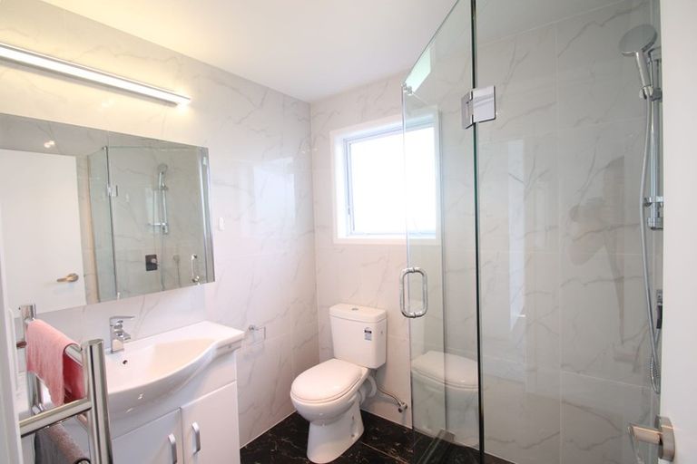Photo of property in 10 Kereru Street, Henderson, Auckland, 0612