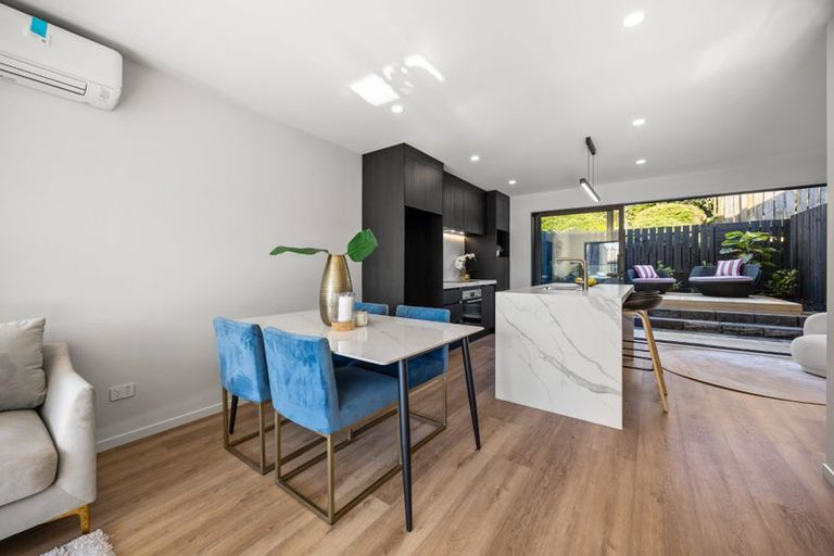 Photo of property in 10b Prince Regent Drive, Half Moon Bay, Auckland, 2012