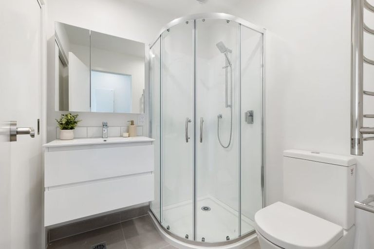 Photo of property in 3 Meg Lane, Glen Eden, Auckland, 0602