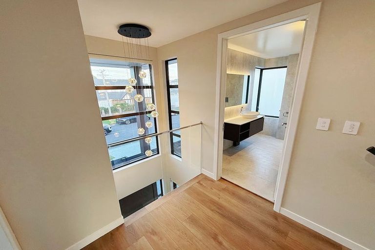 Photo of property in 30b Selwyn Road, Cockle Bay, Auckland, 2014