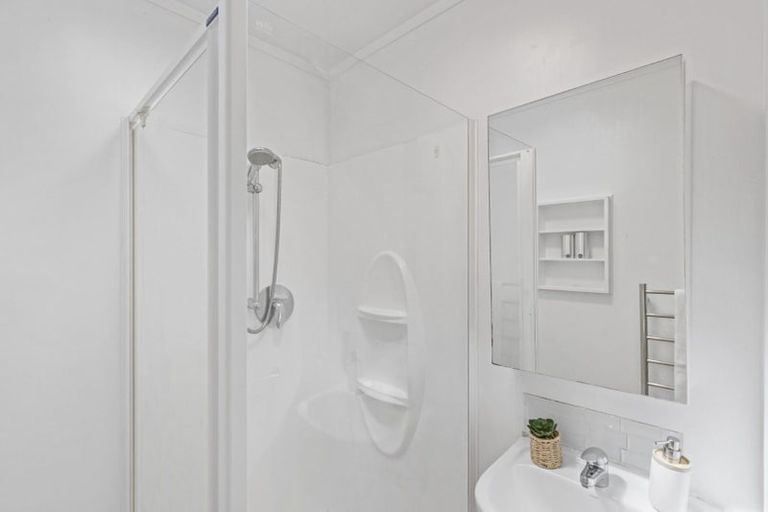 Photo of property in 2/6 Ingram Street, Papakura, 2110