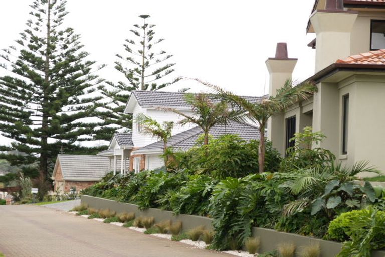 Photo of property in 5 Star Place, Cockle Bay, Auckland, 2014