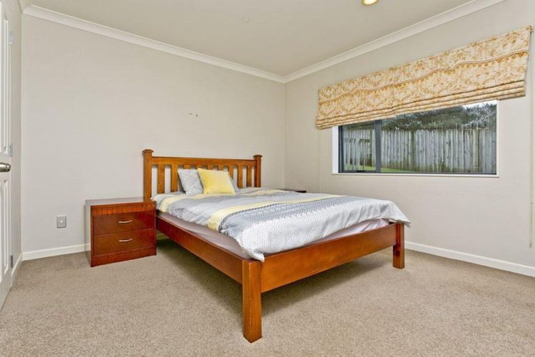 Photo of property in 13 Spoonbill Place, Unsworth Heights, Auckland, 0632