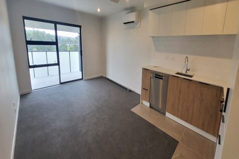 Photo of property in 303/30 Shortfin Place, Flat Bush, Auckland, 2019