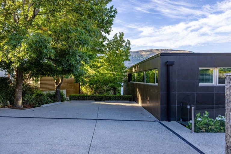 Photo of property in 363 Peninsula Road, Kelvin Heights, Queenstown, 9300