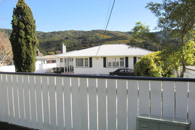 Photo of property in 30 Coast Road, Wainuiomata, Lower Hutt, 5014