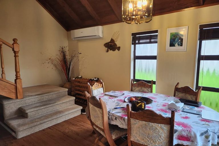 Photo of property in 2/86 Lake Road, Northcote, Auckland, 0627