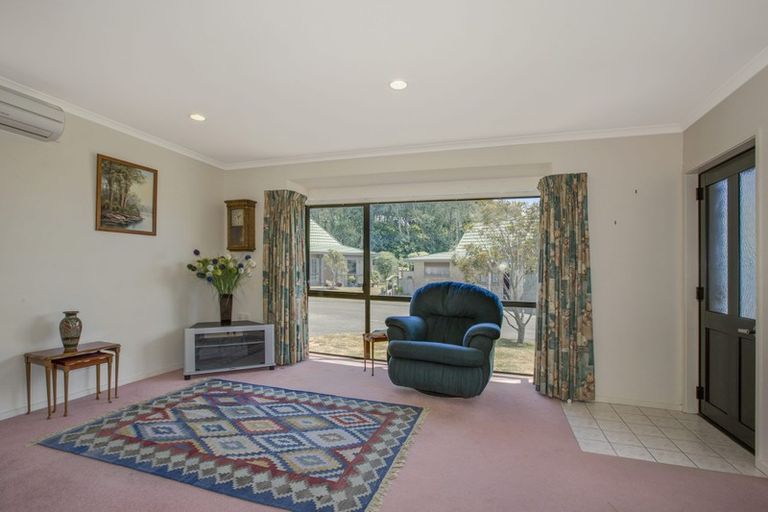 Photo of property in Redwood Village, 27/42 Main Road, Tawa, Wellington, 5028