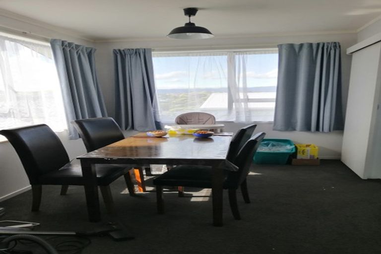 Photo of property in 63 Ruskin Road, Newlands, Wellington, 6037