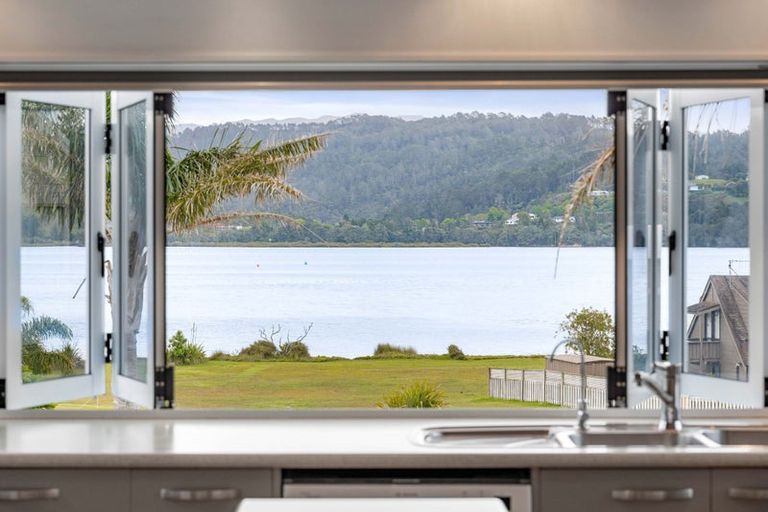 Photo of property in 140 Vista Paku, Pauanui, Hikuai, 3579