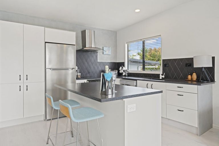 Photo of property in 120a Awaruku Road, Torbay, Auckland, 0630