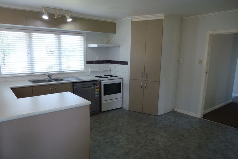 Photo of property in 32 Te Kanawa Crescent, Henderson, Auckland, 0610