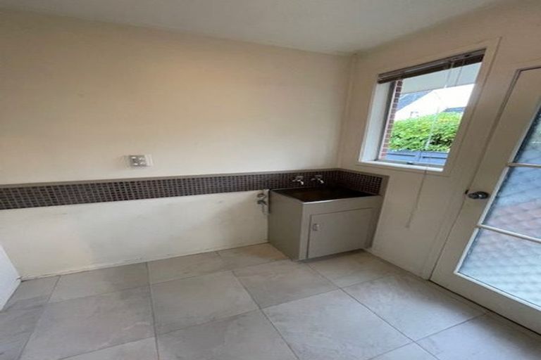 Photo of property in 2/15a Saltburn Road, Milford, Auckland, 0620