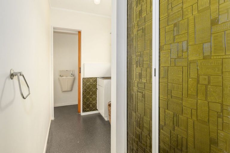 Photo of property in 10 Graham Grove, Waikanae, 5036