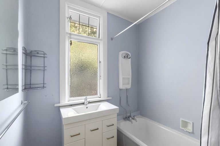 Photo of property in 32 Flora Dora Parade, Lake Hawea, Wanaka, 9382