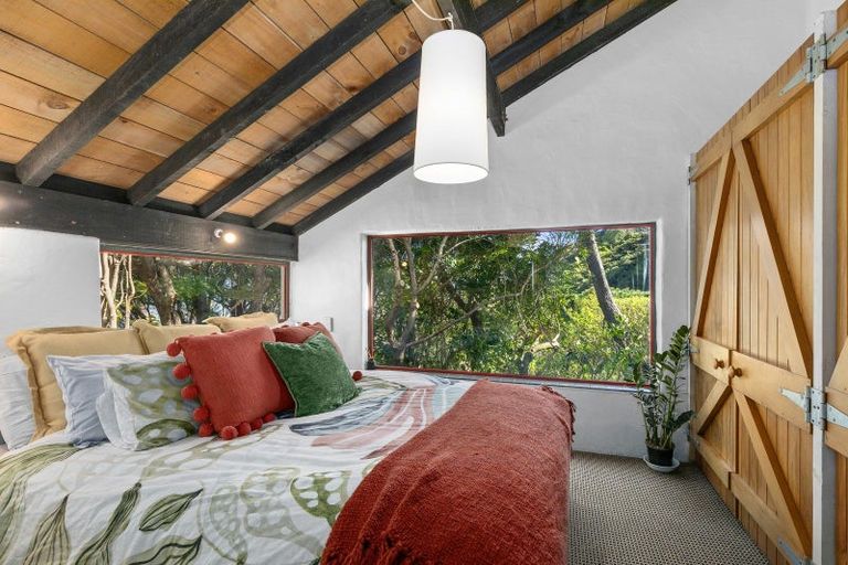 Photo of property in 22 Rakeiora Grove, Korokoro, Lower Hutt, 5012