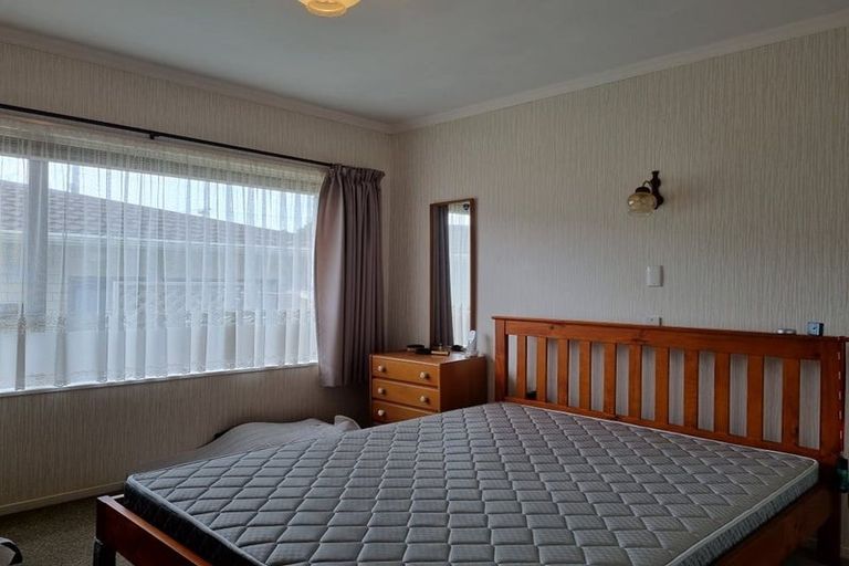 Photo of property in 2/2 Broadway, Waitara, 4320