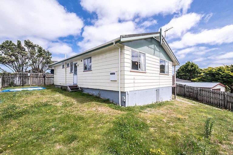 Photo of property in 1/2 Cathie Place, Karori, Wellington, 6012