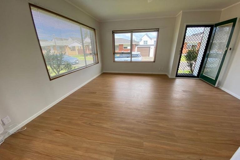 Photo of property in 11/81 Shakespeare Road, Milford, Auckland, 0620
