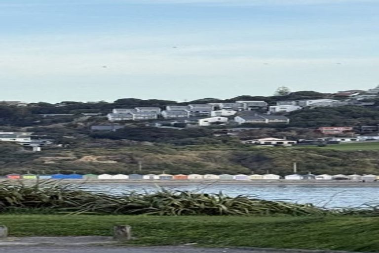 Photo of property in 27 Terrace Road, Titahi Bay, Porirua, 5022