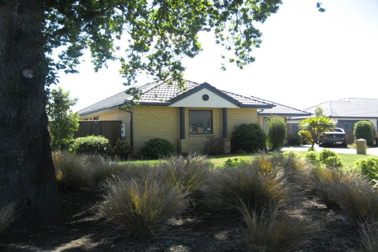 Photo of property in 8 Limes Avenue, Parklands, Christchurch, 8083