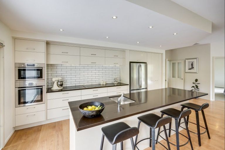 Photo of property in 143 Kent Terrace, Taradale, Napier, 4112