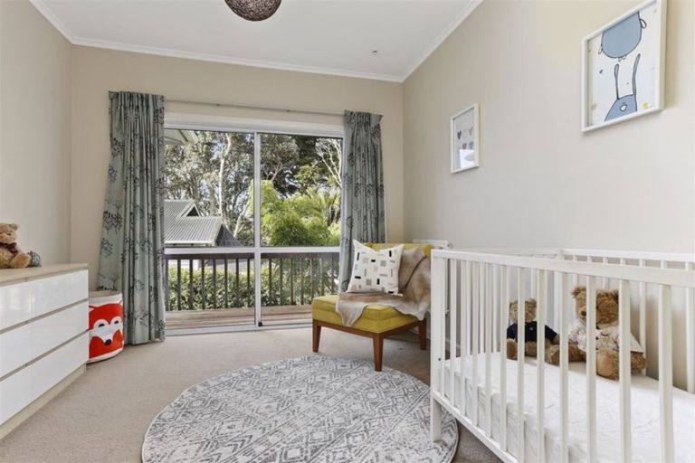 Photo of property in 18 Glade Place, Birkenhead, Auckland, 0626