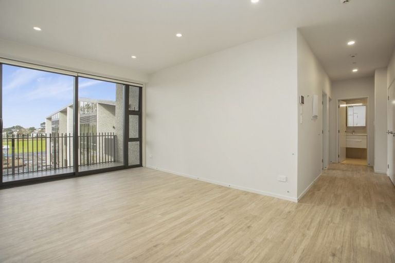 Photo of property in 103/165 Lake Road, Northcote, Auckland, 0627