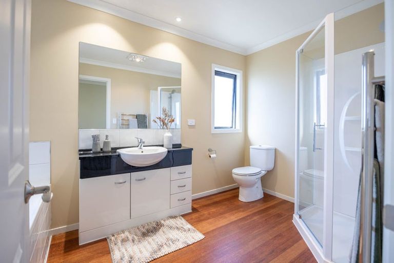 Photo of property in 72 Barrington Drive, Huntington, Hamilton, 3210