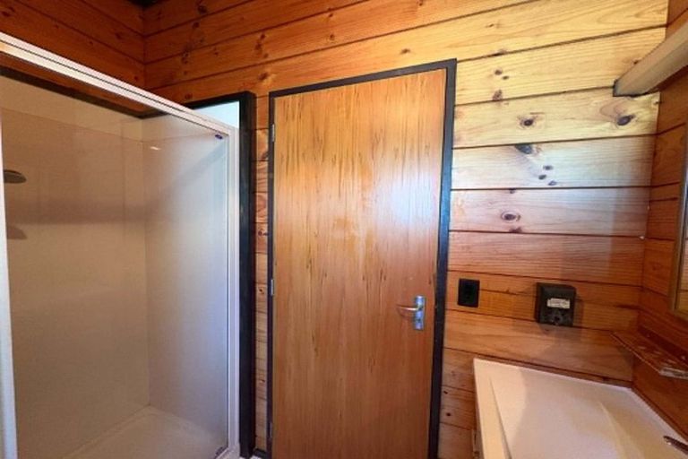 Photo of property in 4 Skeet Place, Merrilands, New Plymouth, 4312