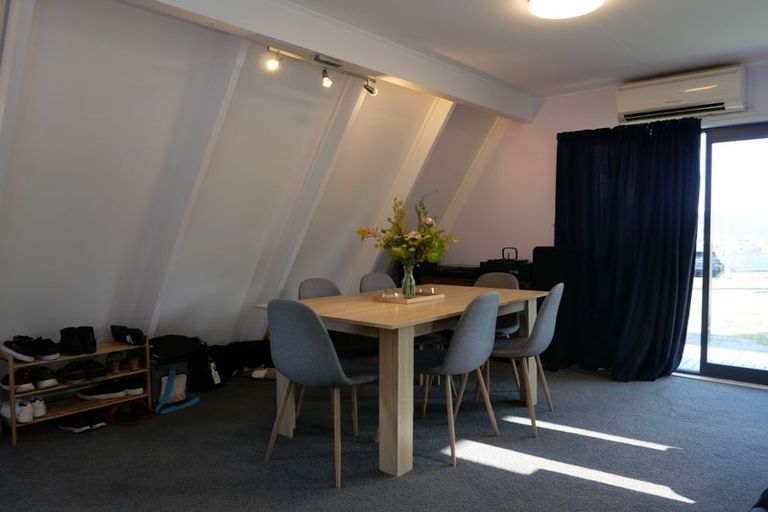 Photo of property in 9 Toporoa View, Ascot Park, Porirua, 5024