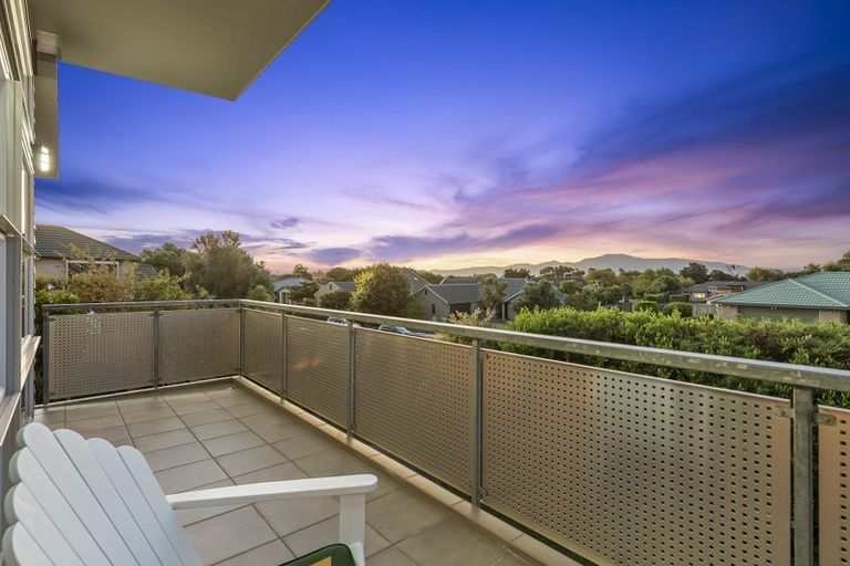 Photo of property in 12 Millennium Hill, Paraparaumu, 5032