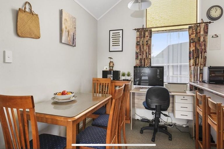 Photo of property in 15 Dickens Street, Owhata, Rotorua, 3010