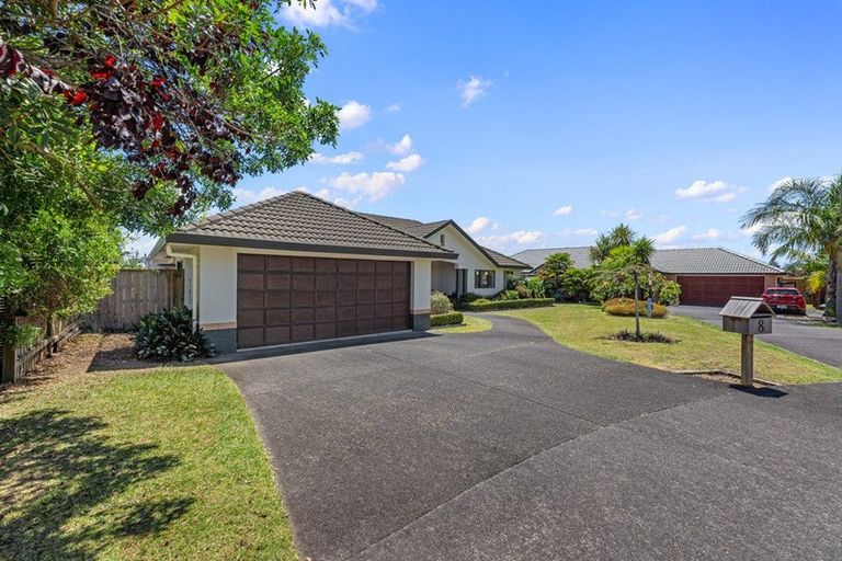 Photo of property in 8 Moy Place, East Tamaki Heights, Auckland, 2016