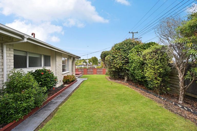 Photo of property in 8 Newcastle Road, Dinsdale, Hamilton, 3204
