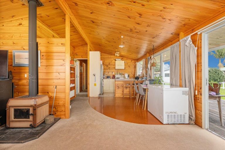 Photo of property in 7 Endeavour Close, Whitianga, 3510