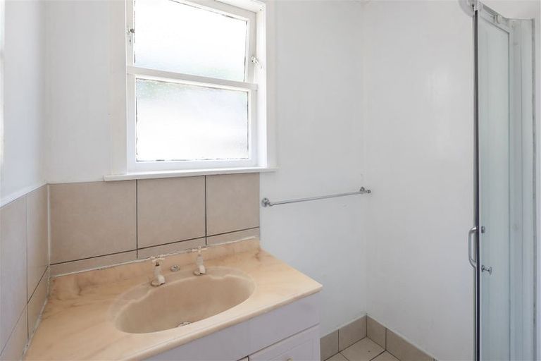 Photo of property in 77 Salford Street, Newlands, Wellington, 6037