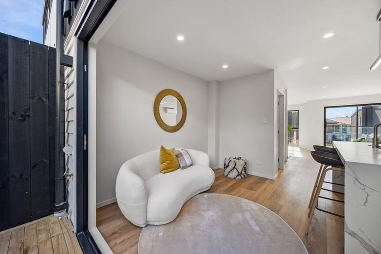 Photo of property in 10b Prince Regent Drive, Half Moon Bay, Auckland, 2012